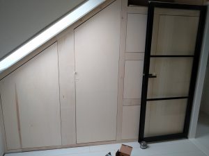 Verbouwing zolder, naar 2 slaapkamers met kastenwand en bedstee (2)